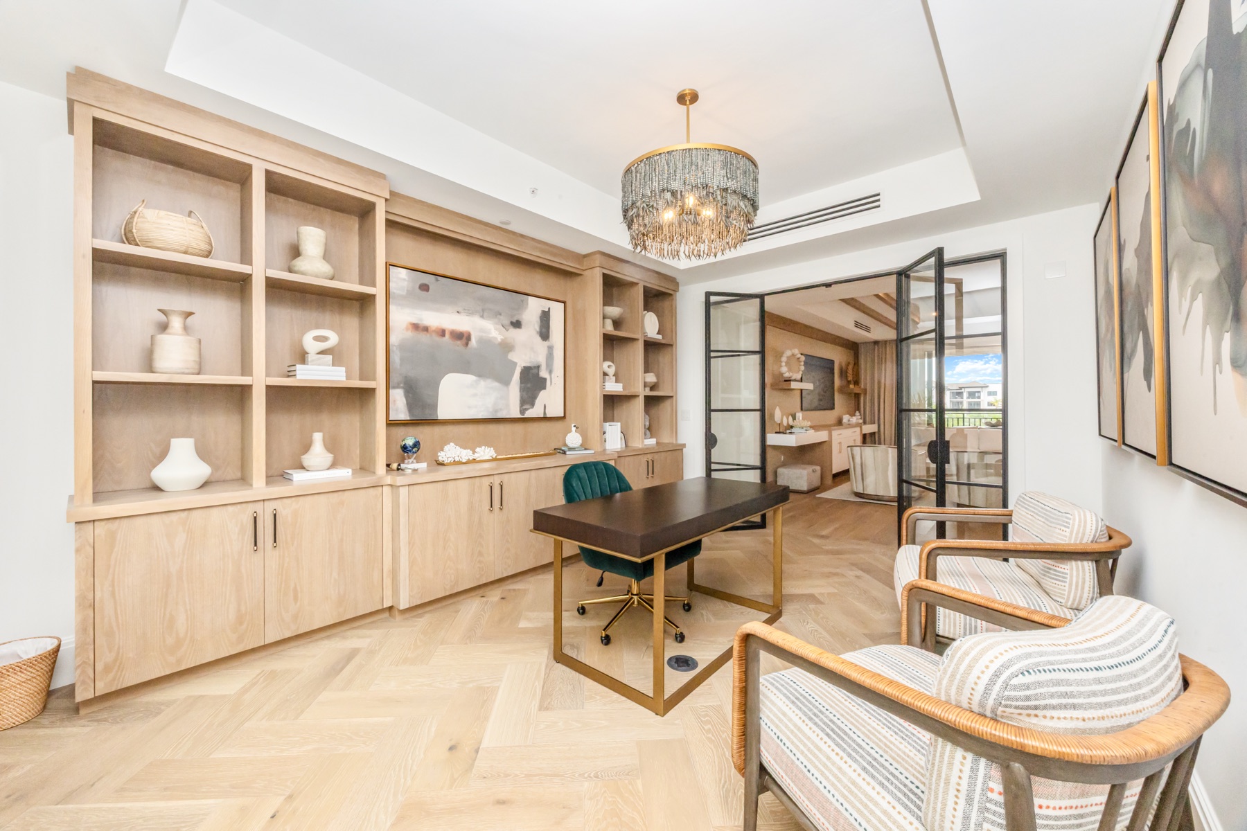 Den with custom built-ins